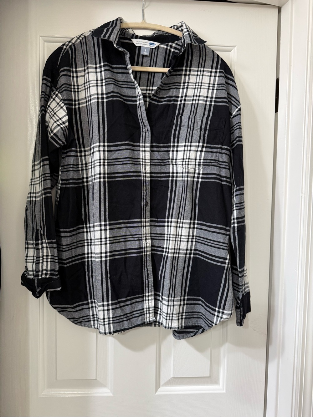 Old Navy Black & White Plaid Button-Down Shirt
